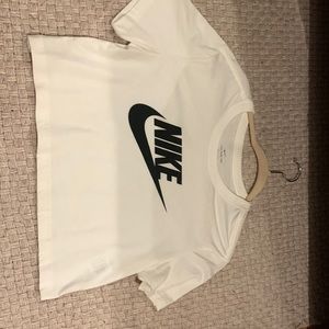 nike cropped shirt